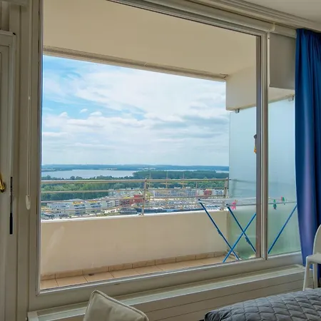 Trelleborgallee, 153 Apartment *